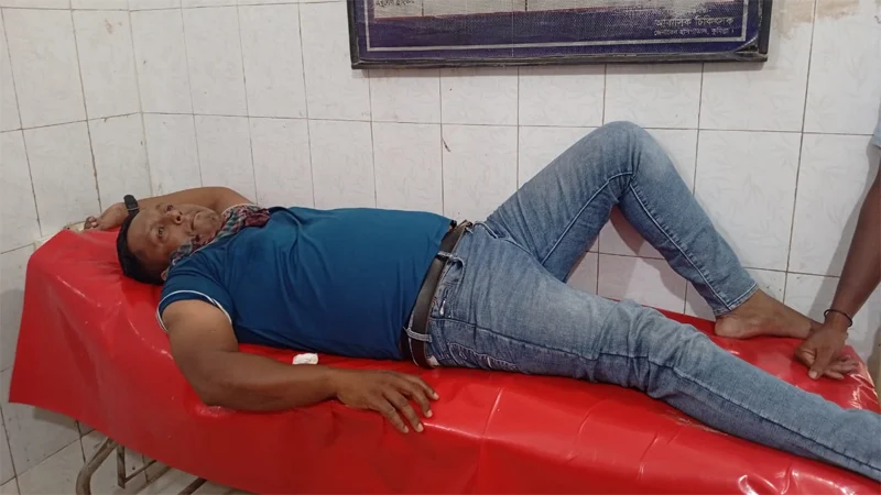 কুমিল্লায় সংবাদ প্রকাশের জেরে সাংবাদিকের ওপর হামলা